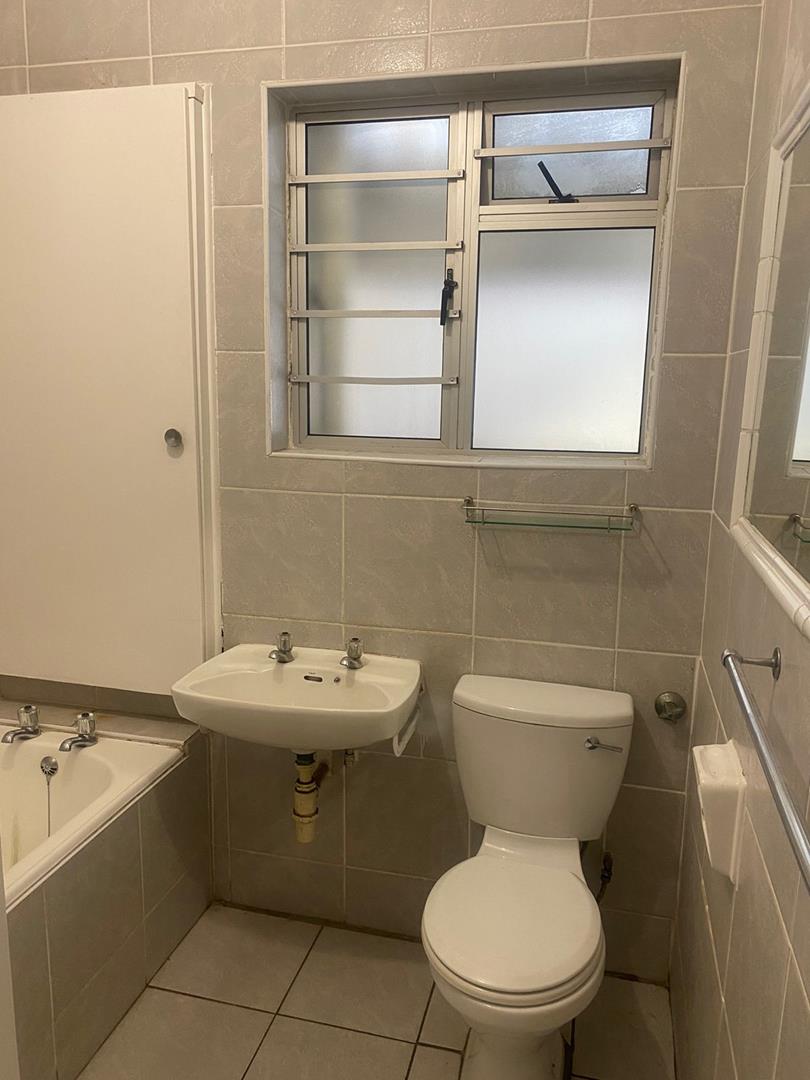 To Let 2 Bedroom Property for Rent in Humewood Eastern Cape
